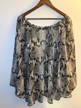Off-Shoulder Snake Print Blouse in Black & Cream